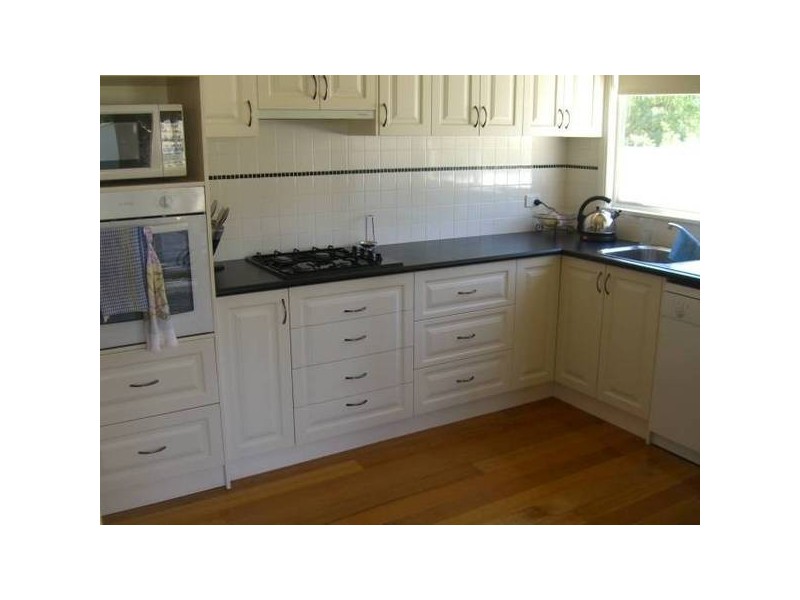 67 Parrott Street, Cobden VIC 3266