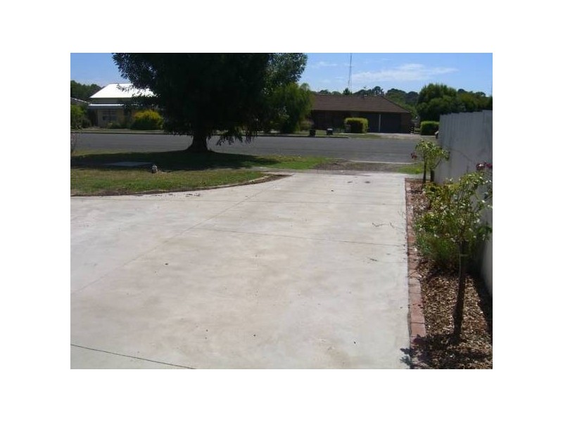 67 Parrott Street, Cobden VIC 3266