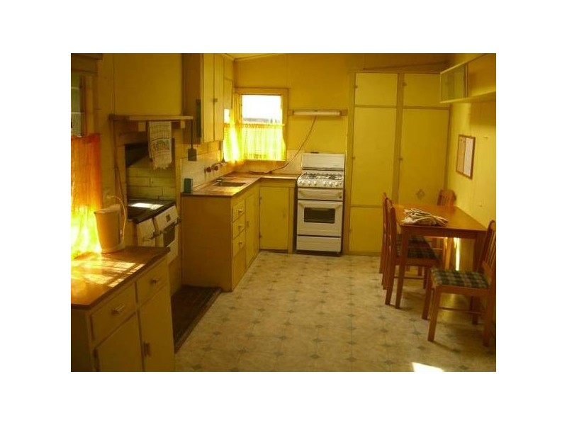 36 Peter Street, Cobden VIC 3266