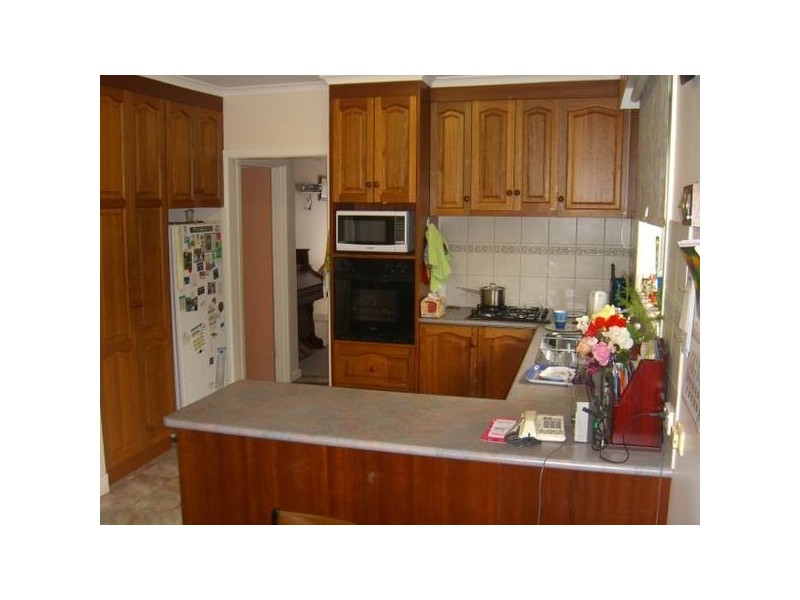 6 Peter Street, Cobden VIC 3266