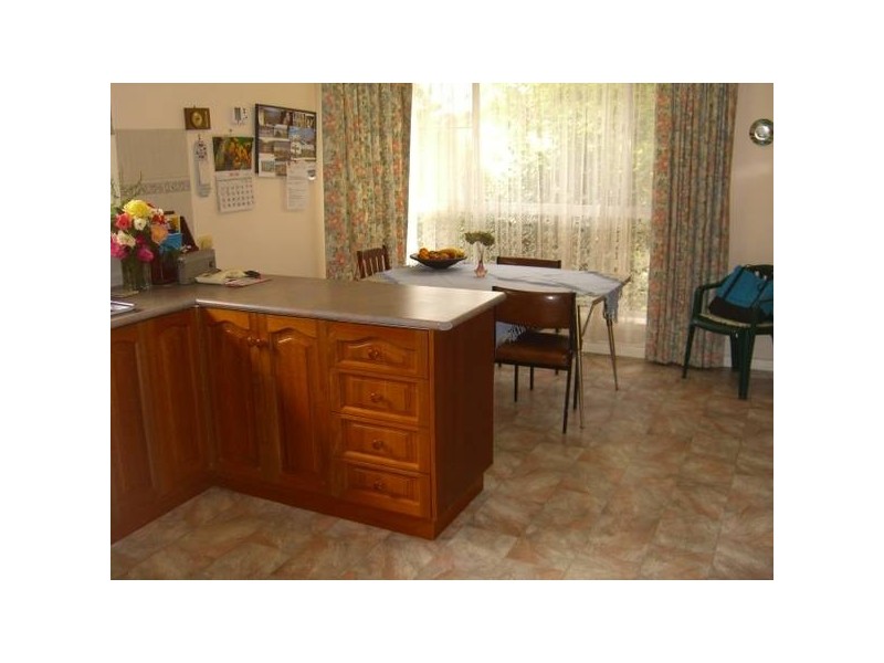 6 Peter Street, Cobden VIC 3266