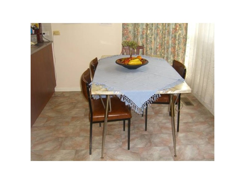 6 Peter Street, Cobden VIC 3266