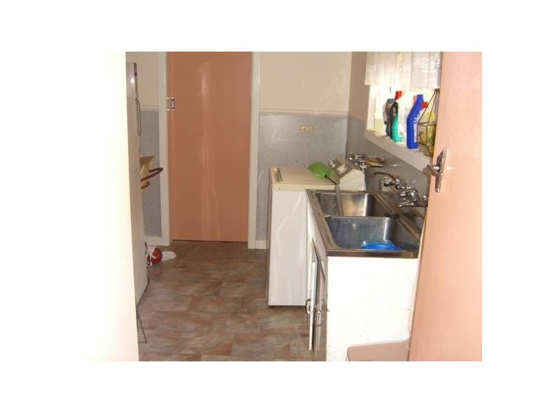 6 Peter Street, Cobden VIC 3266