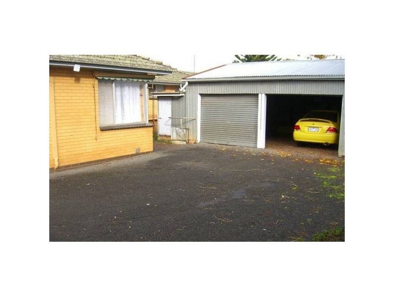 6 Peter Street, Cobden VIC 3266