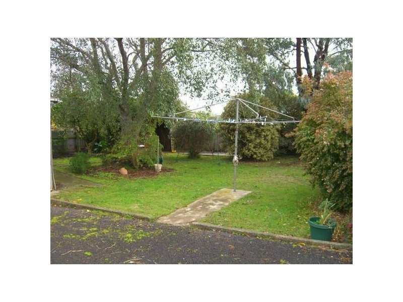 6 Peter Street, Cobden VIC 3266