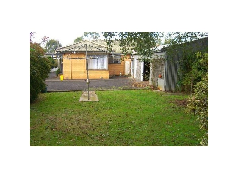 6 Peter Street, Cobden VIC 3266