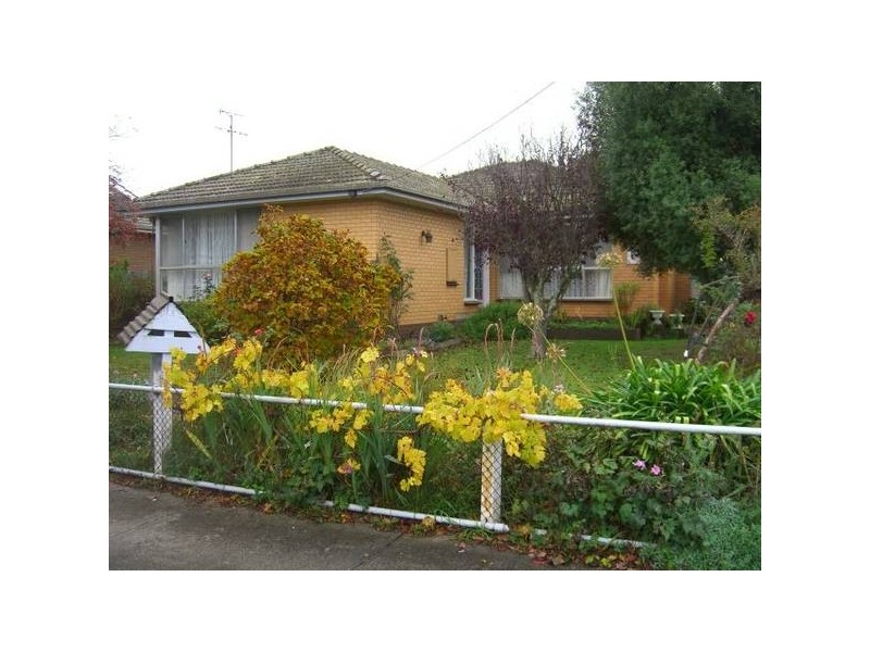 6 Peter Street, Cobden VIC 3266