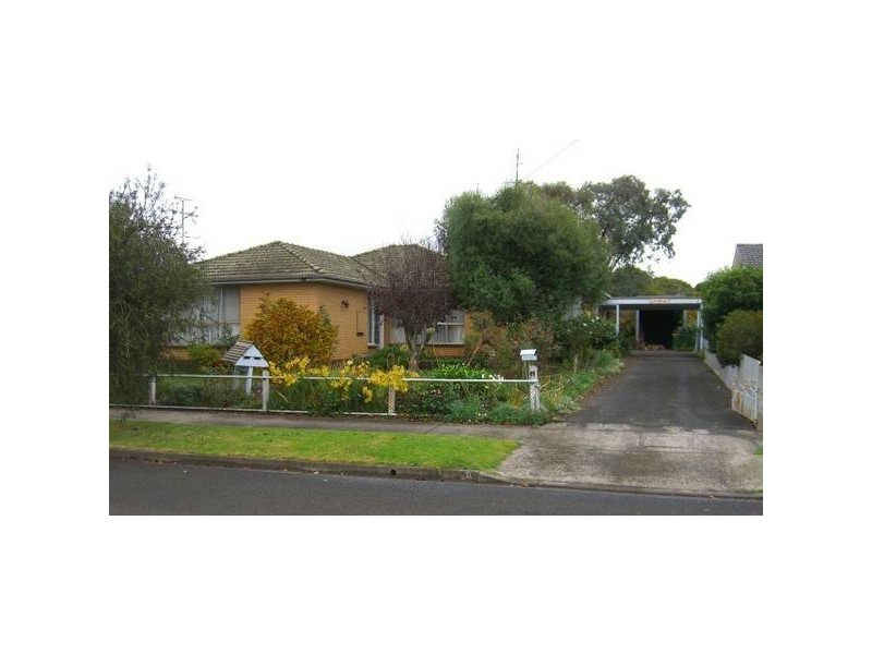 6 Peter Street, Cobden VIC 3266