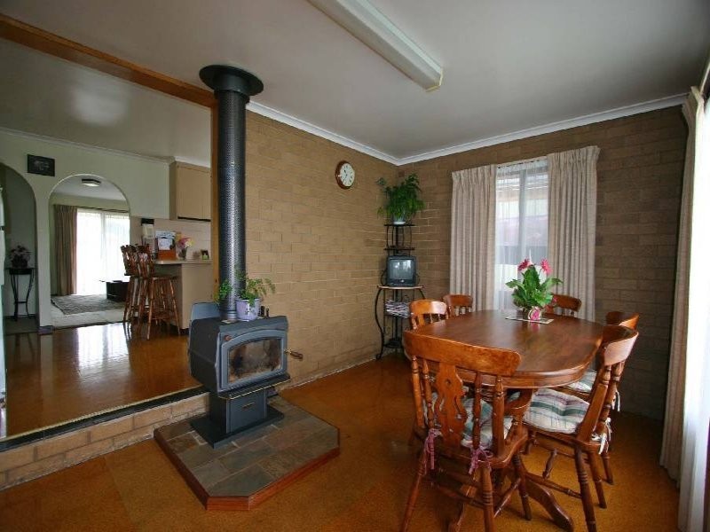 26 Cemetary Road, Cobden VIC 3266