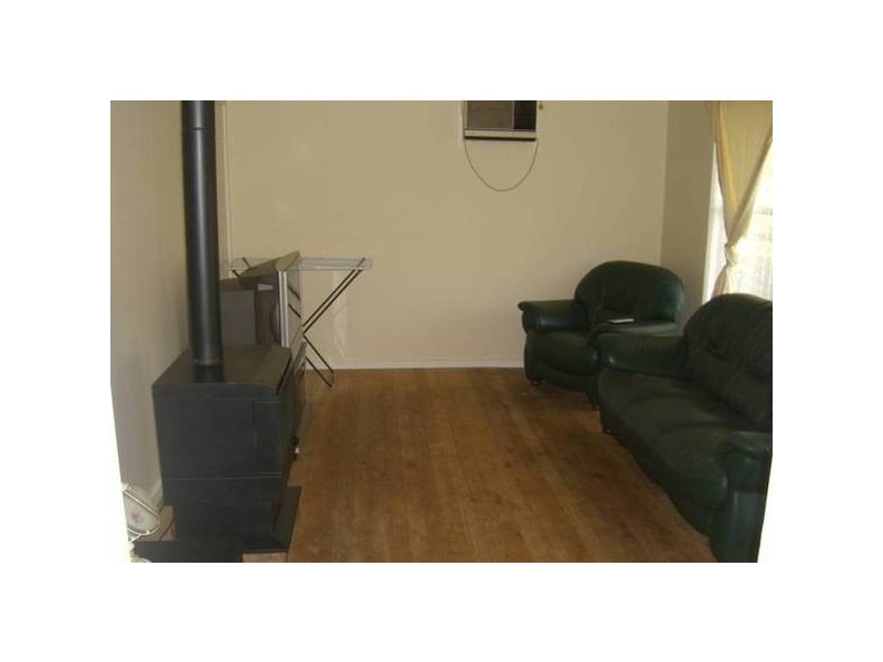 28 Tobruk Street, Cobden VIC 3266