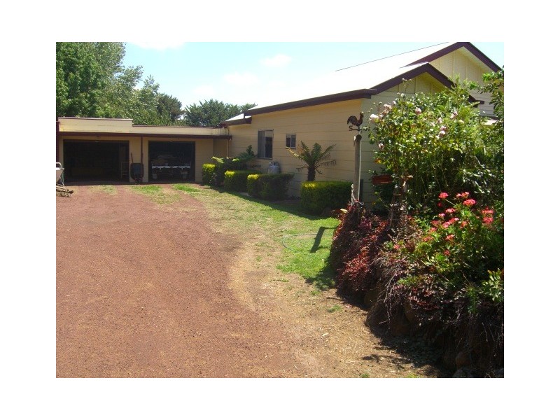 189 Nelsons Road, Elingamite VIC 3266