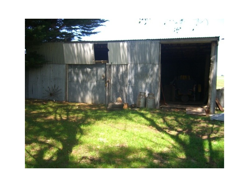 189 Nelsons Road, Elingamite VIC 3266