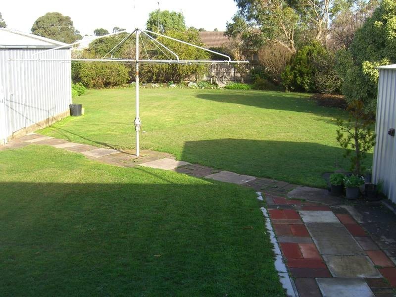 11 Parrott Street, Cobden VIC 3266