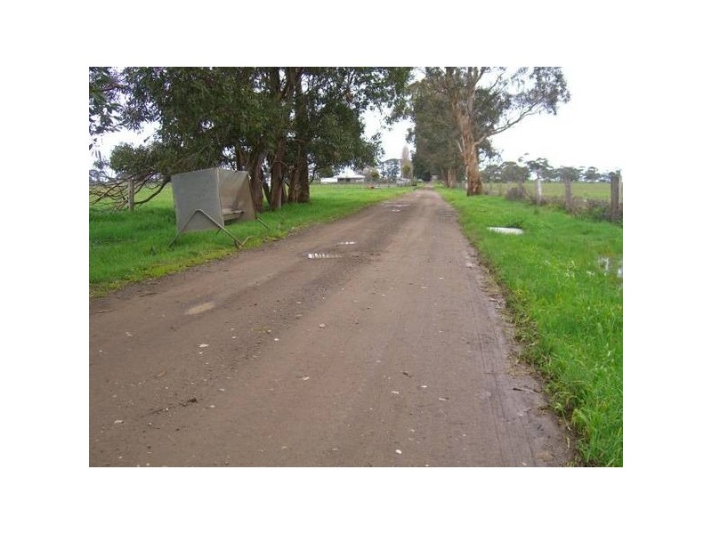 Cobden-Ecklin Road, Ecklin South VIC 3265