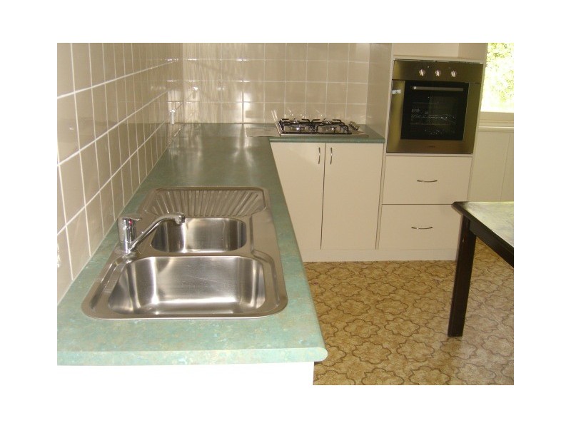 3 Cemetery Lane, Cobden VIC 3266