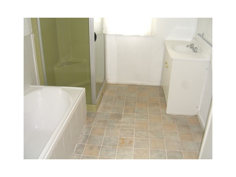 3 Cemetery Lane, Cobden VIC 3266