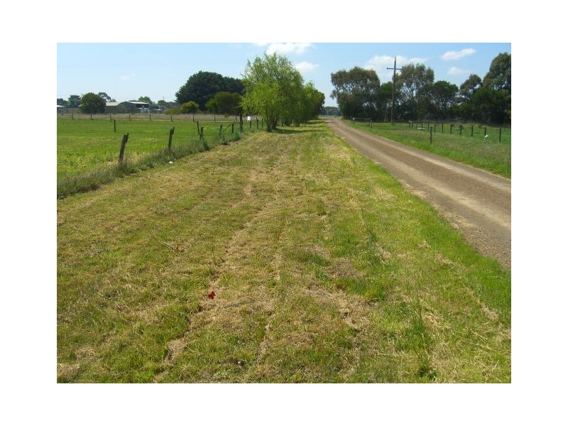 12 Mills Road, Cobden VIC 3266