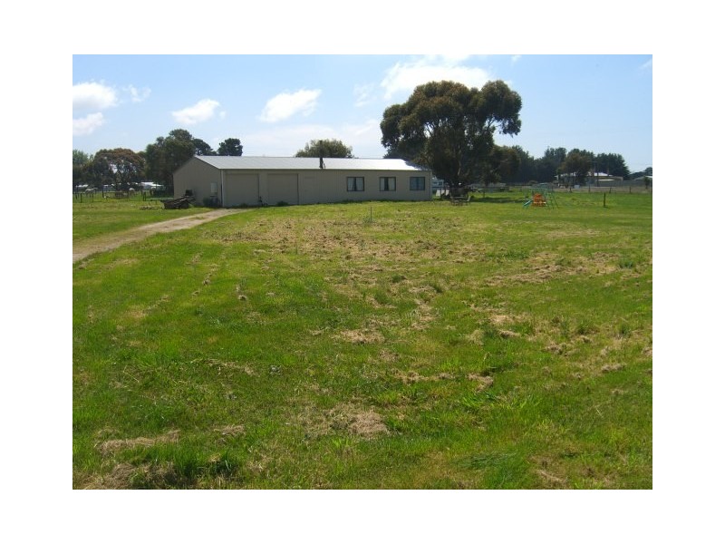 12 Mills Road, Cobden VIC 3266
