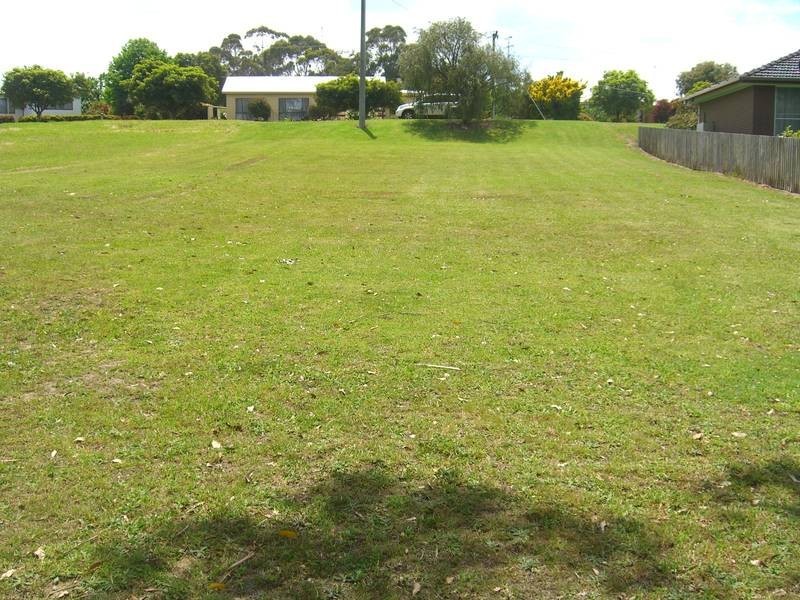 13 Dawson Street, Timboon VIC 3268