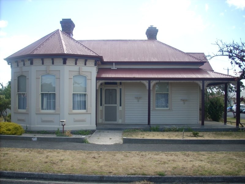 2 King Edward Street, Ulverstone TAS 7315