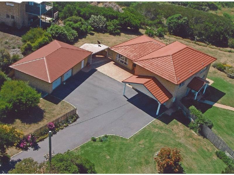 99 Beach Road, Leith TAS 7315