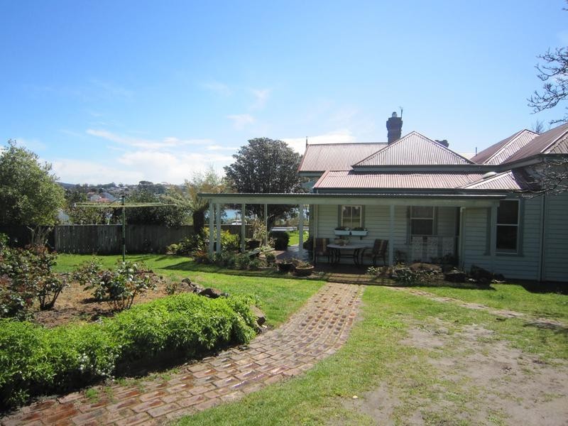 2 Main Street, Ulverstone TAS 7315