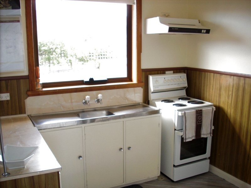 85 South Road, Penguin TAS 7316