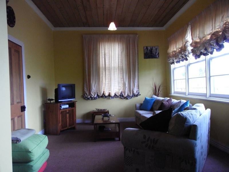 6 Charles Street, Ulverstone TAS 7315