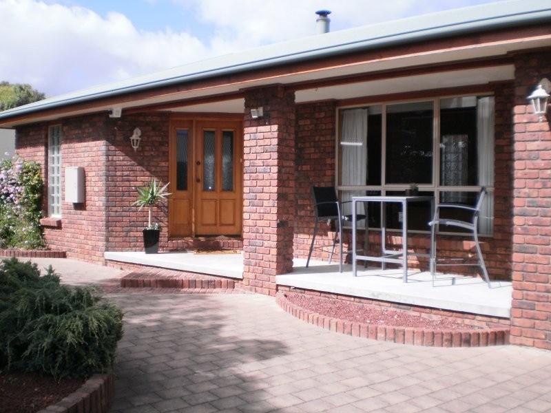 4 Turners Avenue, Turners Beach TAS 7315