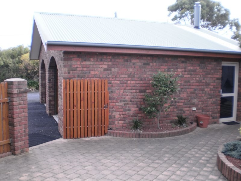 4 Turners Avenue, Turners Beach TAS 7315