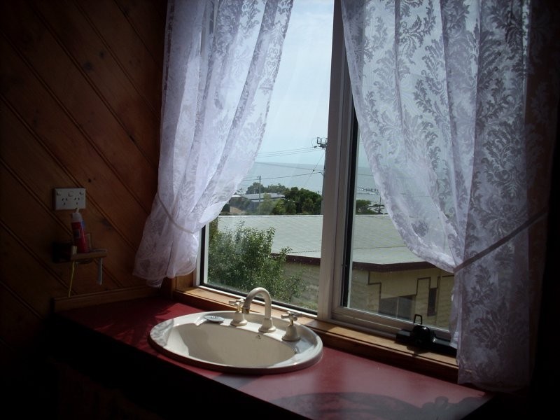 10 River Avenue, Heybridge TAS 7316