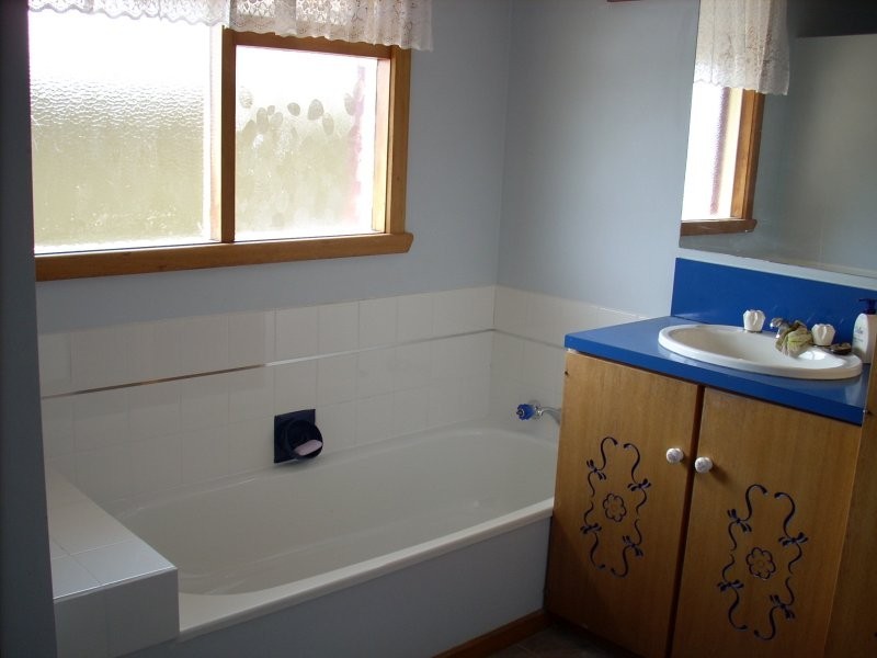 10 River Avenue, Heybridge TAS 7316