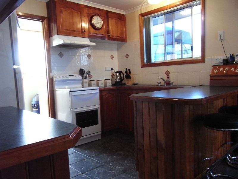 9 South Road, Penguin TAS 7316