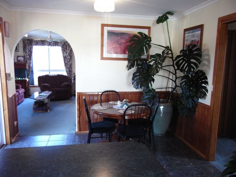 9 South Road, Penguin TAS 7316