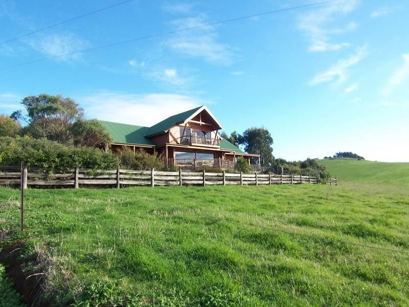 12 Robertson Road, Ulverstone TAS 7315