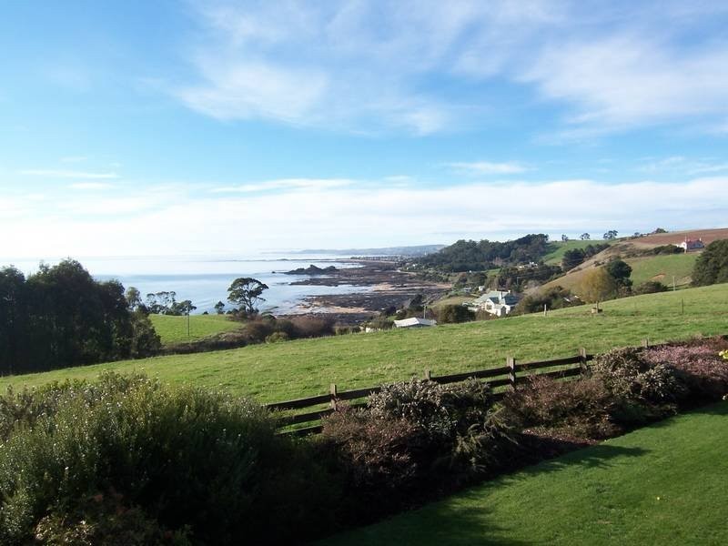 12 Robertson Road, Ulverstone TAS 7315