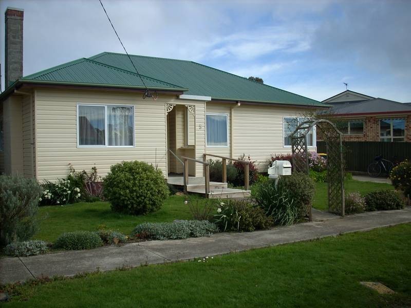 5 Elizabeth Street, Ulverstone TAS 7315