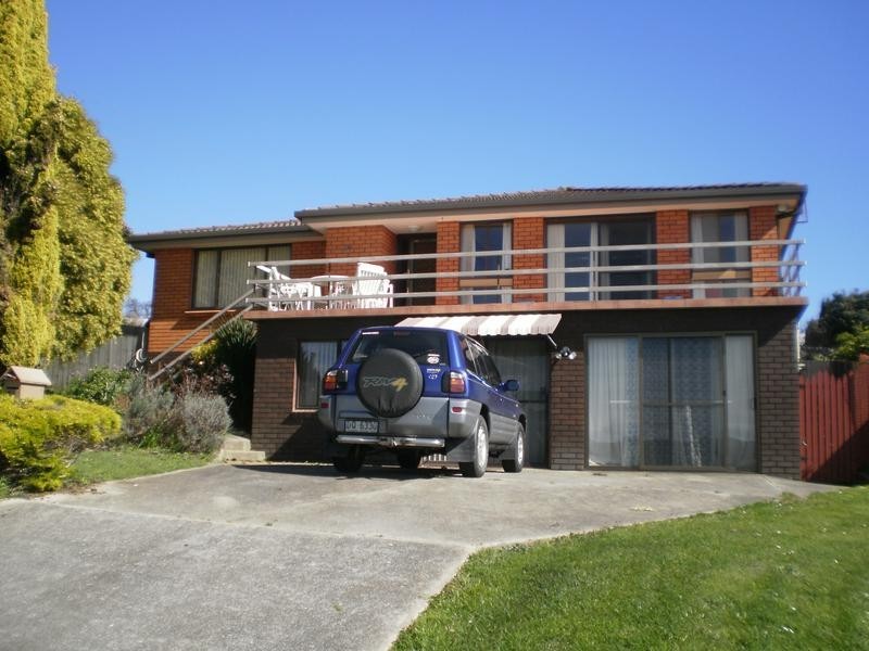 24 Clarke Street, Ulverstone TAS 7315