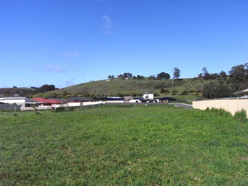18 Oceanside Boulevard, Sulphur Creek TAS 7316