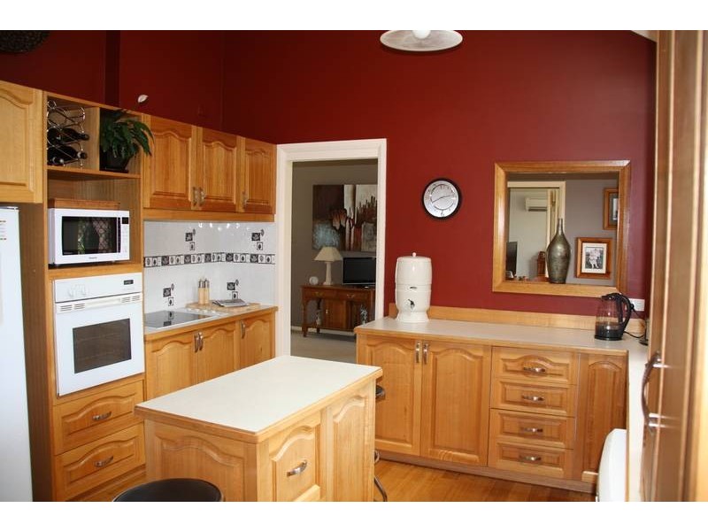 137 South Road, Penguin TAS 7316