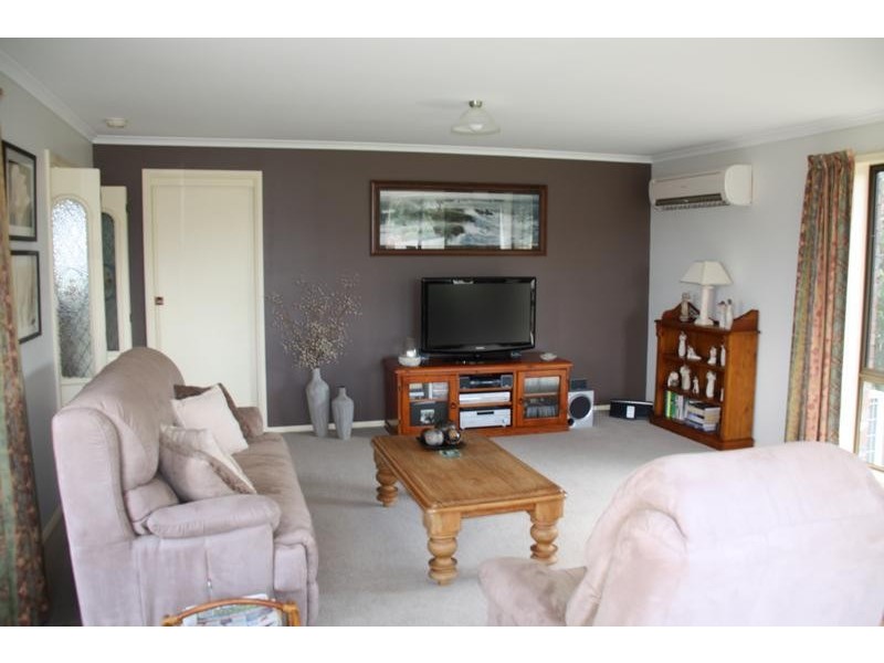 137 South Road, Penguin TAS 7316
