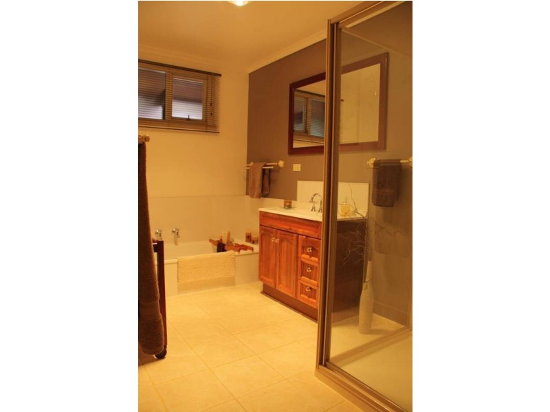 137 South Road, Penguin TAS 7316