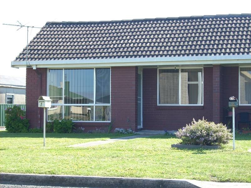1/9 Moore Street, West Ulverstone TAS 7315