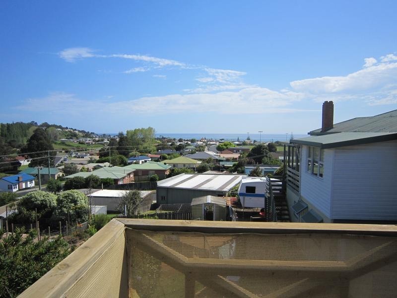 16 Elizabeth Street, Penguin TAS 7316