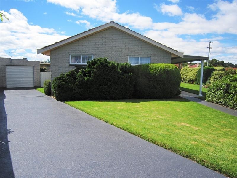 2 Leighlands Avenue, Ulverstone TAS 7315