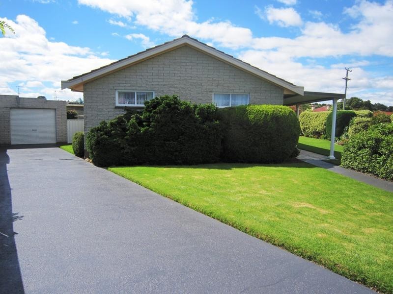 2 Leighlands Avenue, Ulverstone TAS 7315