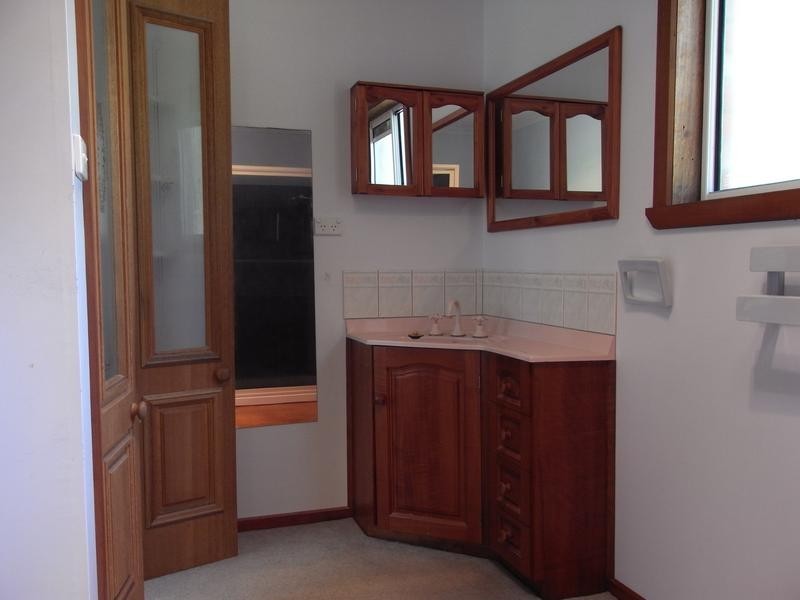 49 Deviation Road, Penguin TAS 7316