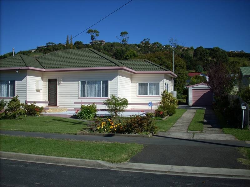 90 Leven Street, Ulverstone TAS 7315