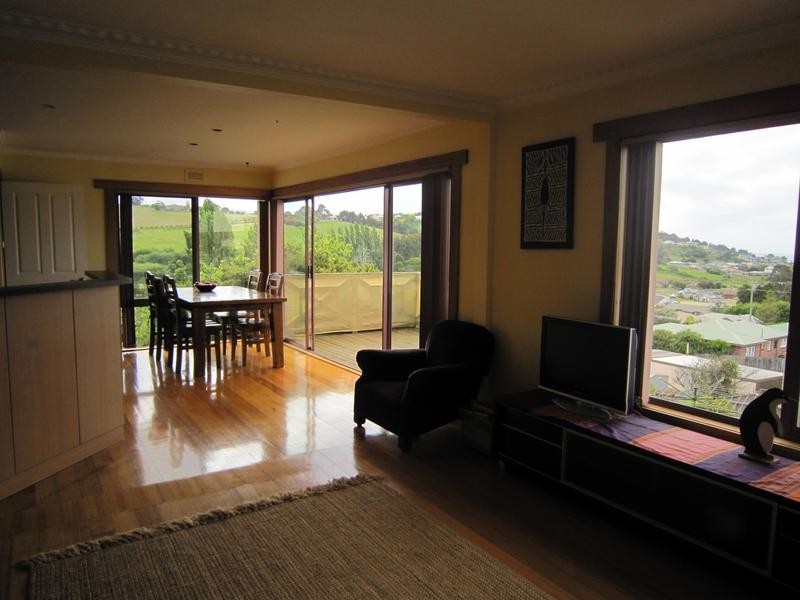 16 Elizabeth Street, Penguin TAS 7316