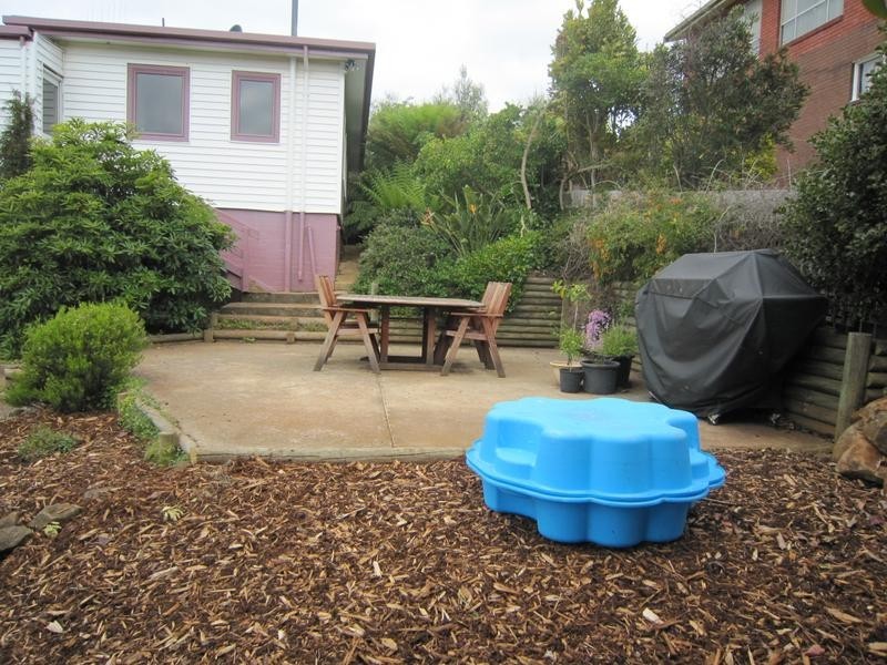 16 Elizabeth Street, Penguin TAS 7316